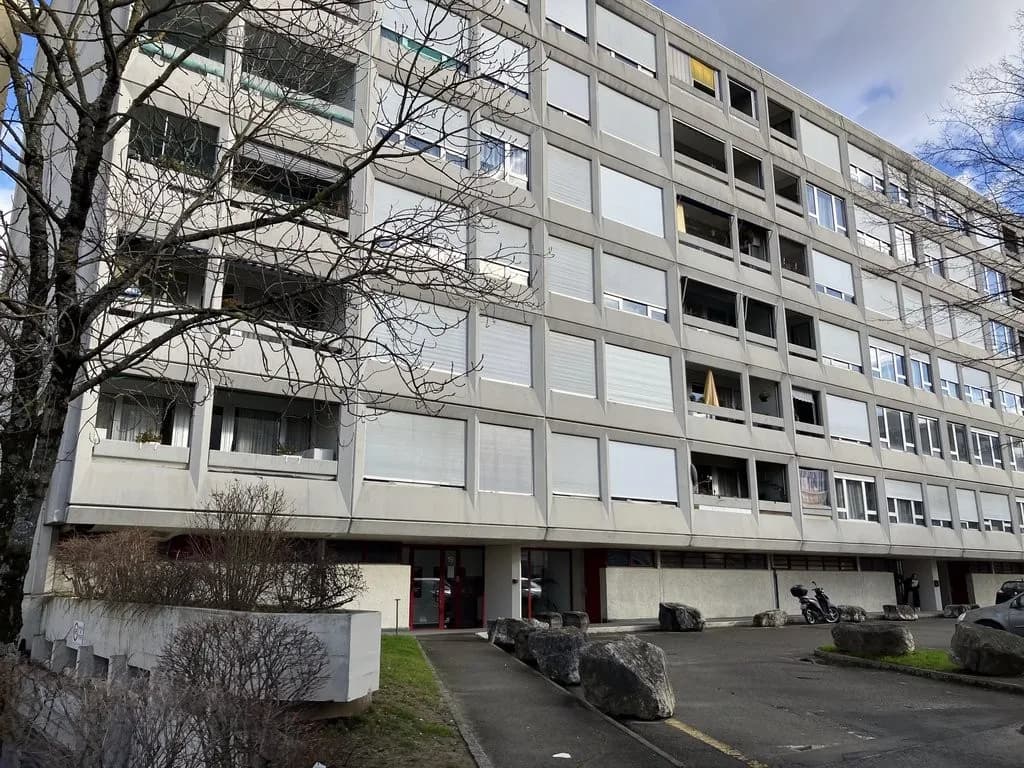 Logistik mieten: Rue de Livron 19, 1217 Meyrin - 12407 Foto 1