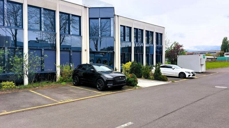 Büro mieten: Avenue des Sports 42, 1400 Yverdon-les-Bains - 12588 Foto 1