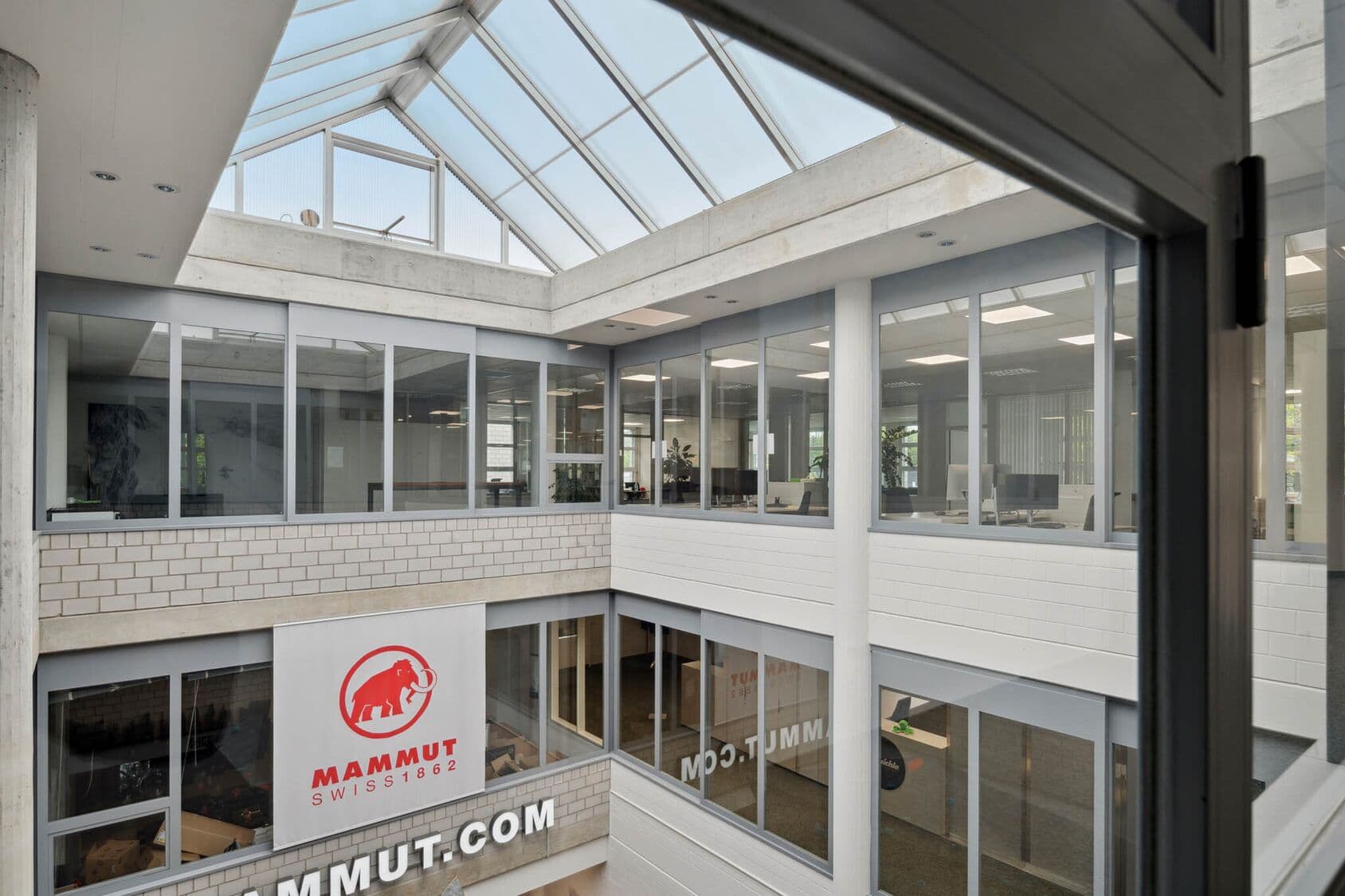 Commercial Space at Birren 5, 5703 Seon – Photo 3 of 17