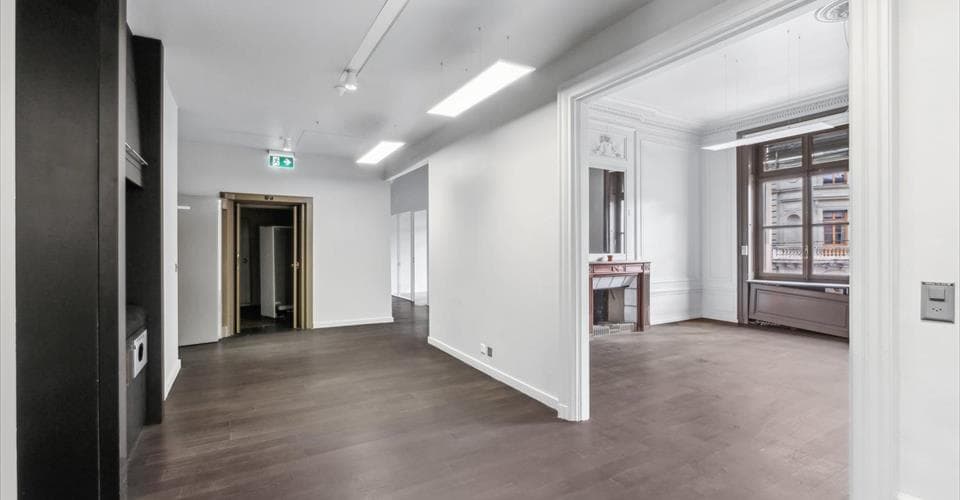 Office at Boulevard du Théâtre 3 bis, 1204 Geneva – Photo 2 of 13