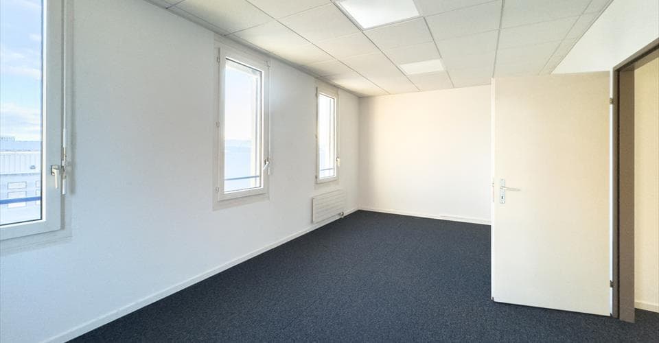 Büro in 1214 Vernier, 260m² – Bild 2 von 7