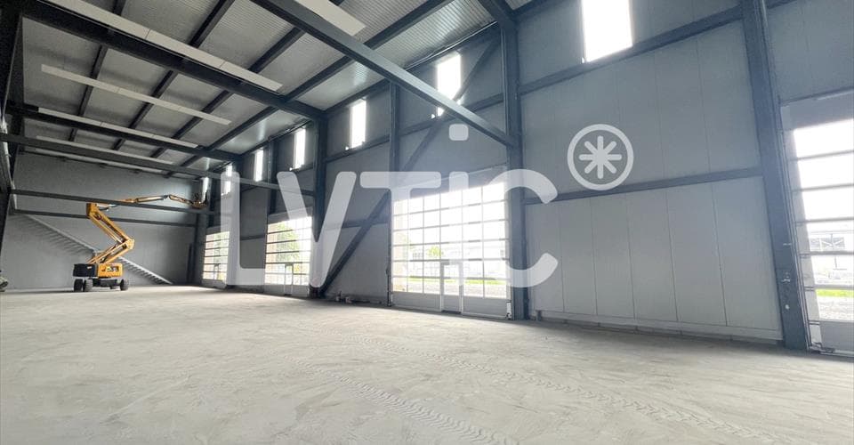 Adresse sur demande/ Adresse auf Anfrage