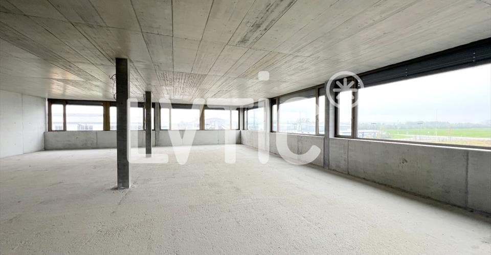 Adresse sur demande/ Adresse auf Anfrage