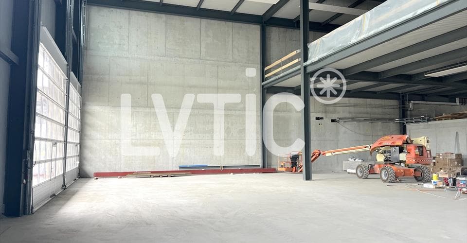 Adresse sur demande/ Adresse auf Anfrage