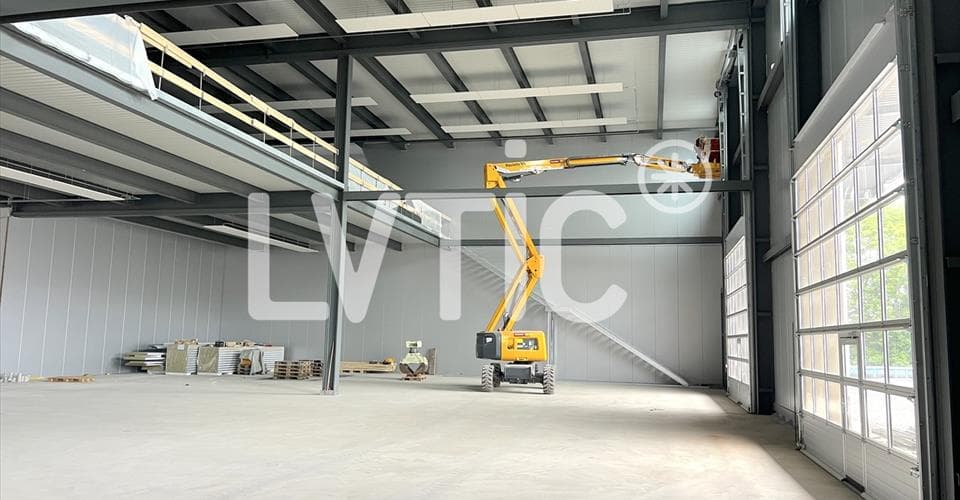 Adresse sur demande/ Adresse auf Anfrage