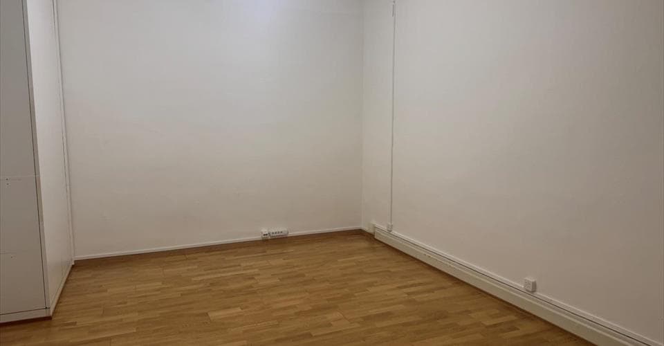 Bureau au Rue du Mont-Blanc 11, 1201 Genève