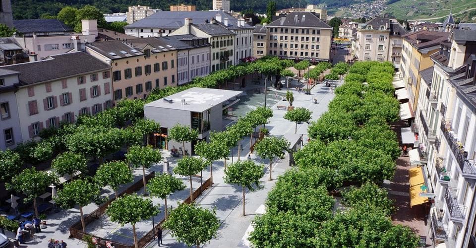 Dépôt au Place Centrale, 1920 Martigny – Photo 2 sur 4