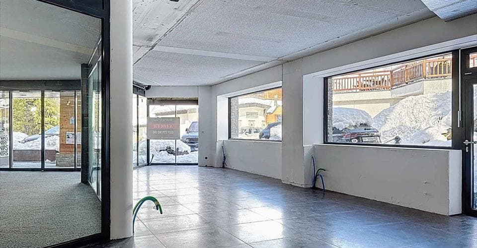 Commercial Space in 1936 Verbier, 124m² – Photo 3 of 4