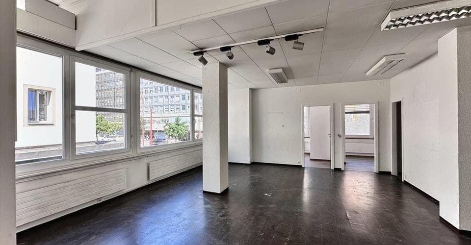 Büro in 2300 La Chaux-de-Fonds, 128m² – Bild 2 von 4