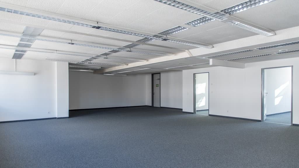 Office at Bankstrasse 8, 8400 Winterthur – Photo 3 of 7