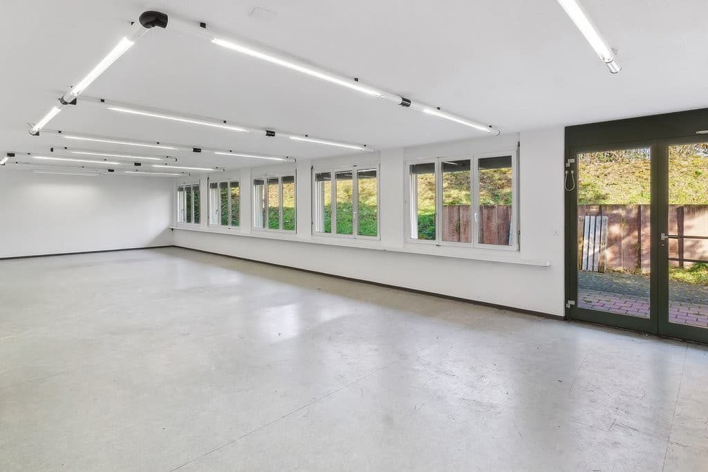 Espace commercial au Im Gassacher 8, 8122 Binz – Photo 4 sur 8