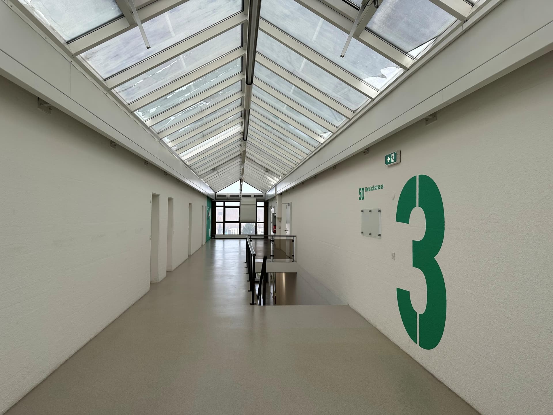 Büro an Mandachstrasse 50/52, 8155 Niederhasli – Bild 2 von 6