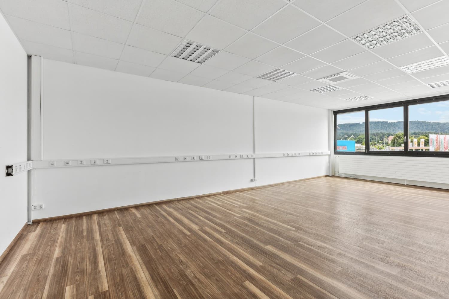 Office in 4665 Oftringen, 345m² – Photo 3 of 9