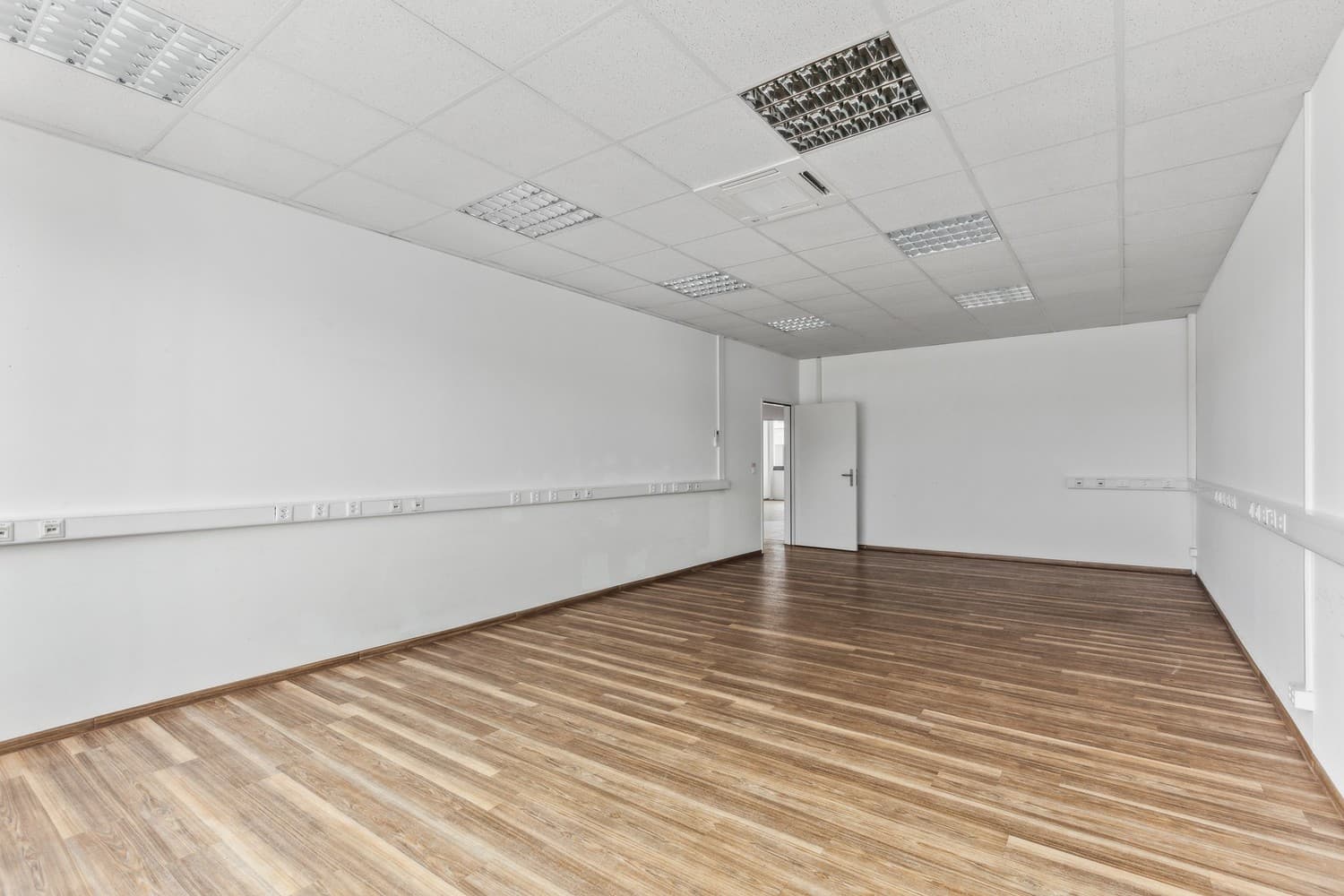 Office in 4665 Oftringen, 345m² – Photo 4 of 9