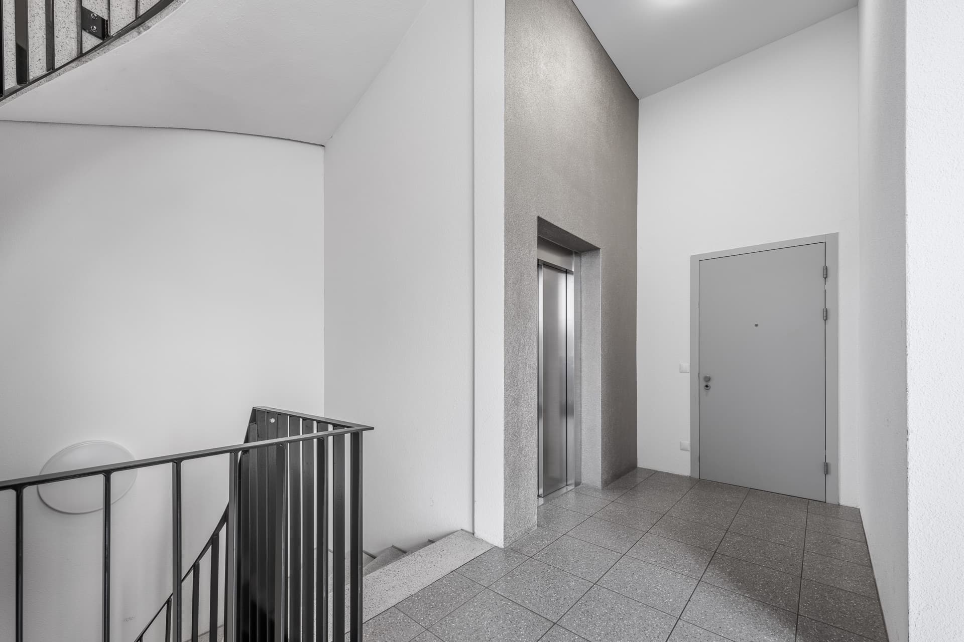 Office at Luzernerstrasse 14, 5643 Sins – Photo 2 of 5