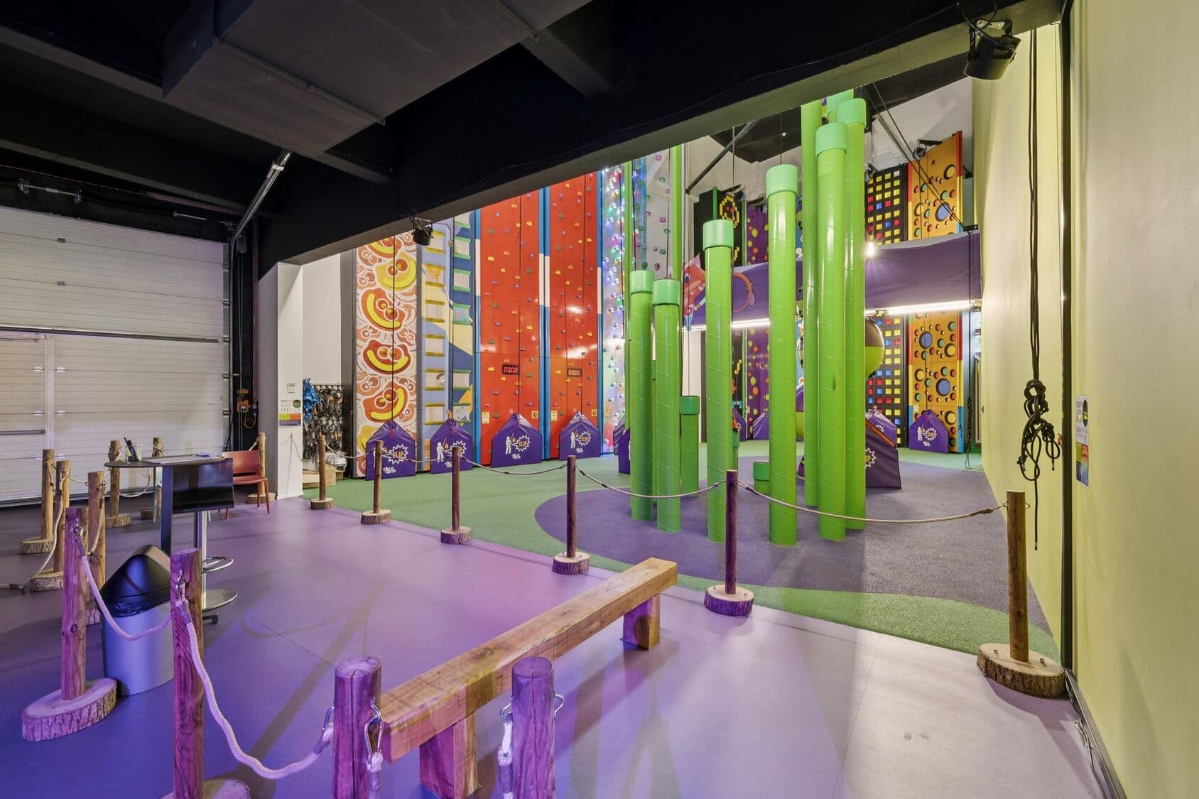 Route des Deux-Chênes 11