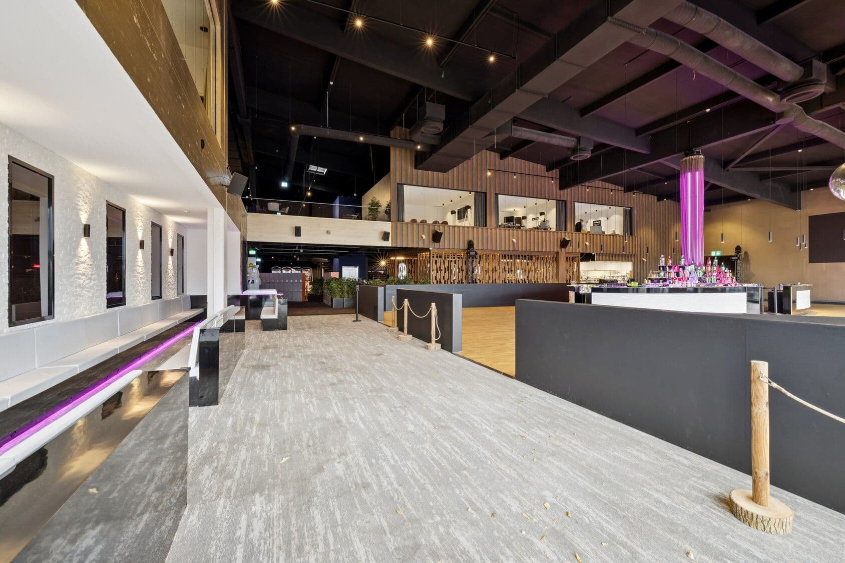 Route des Deux-Chênes 11