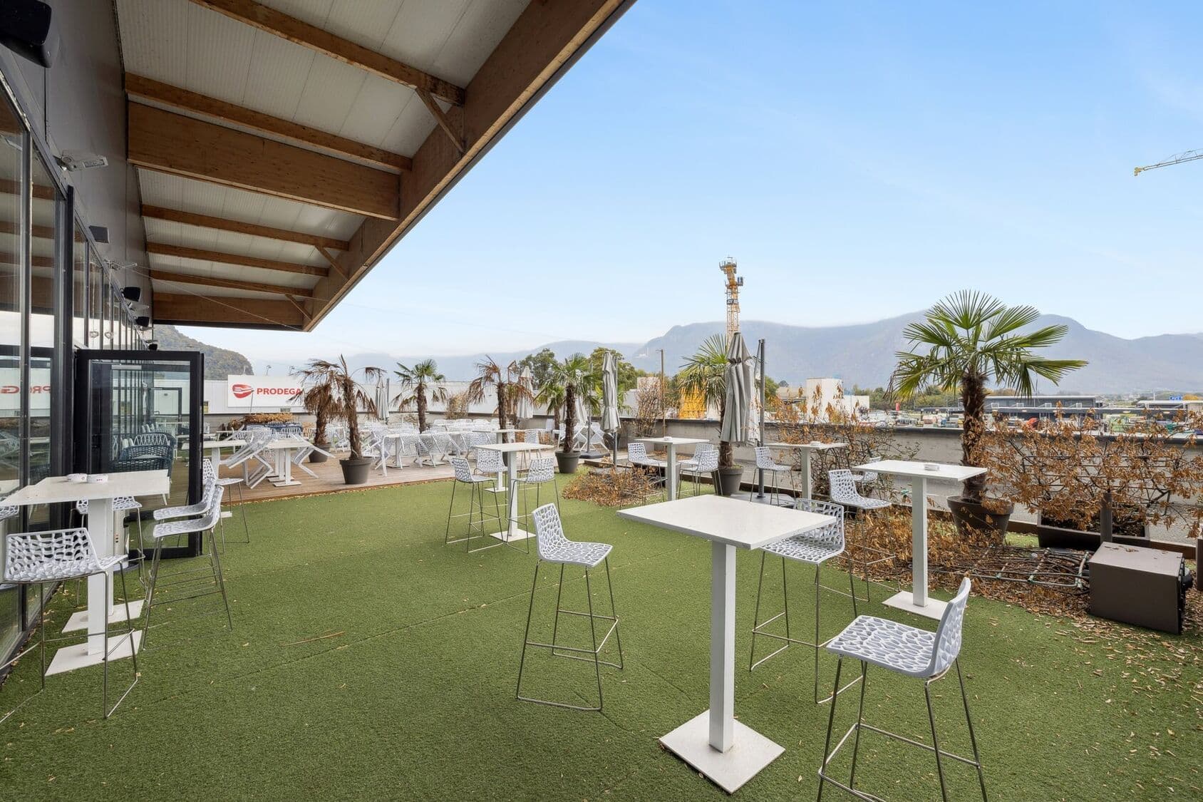 Route des Deux-Chênes 11