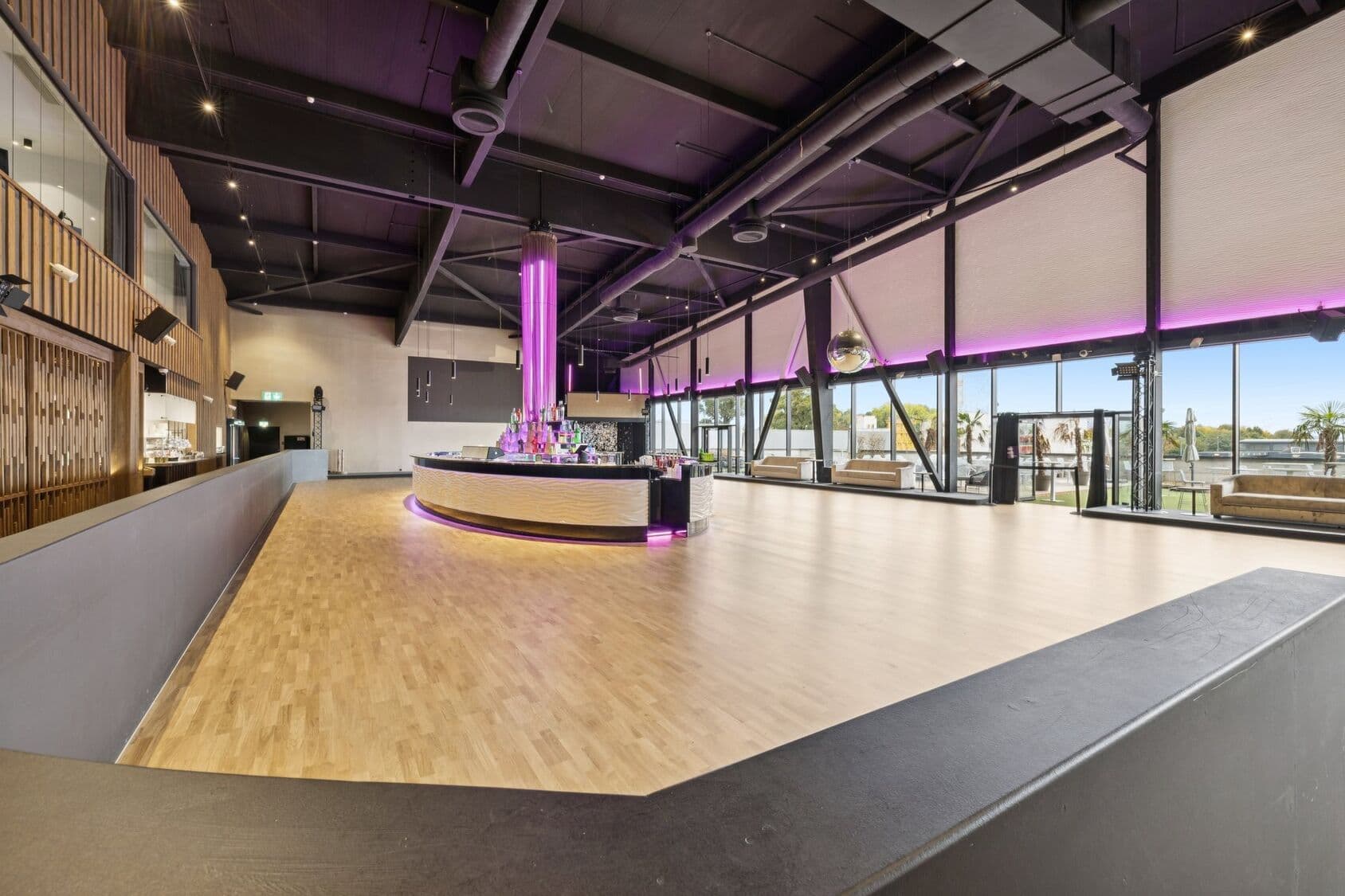 Route des Deux-Chênes 11