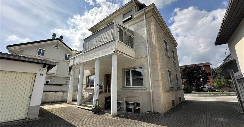 Rue Achille-Merguin 1