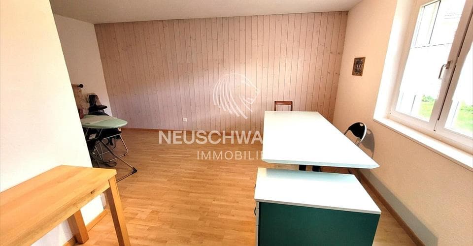 Dans le centre du village