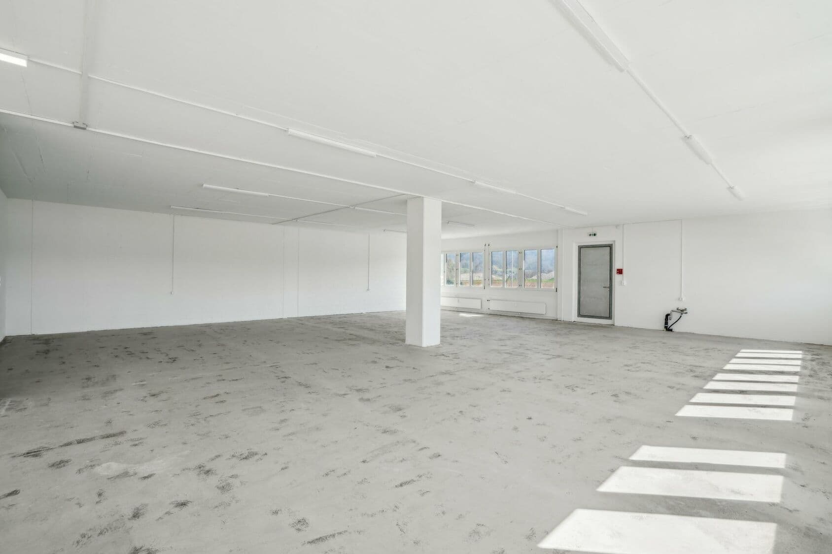 Commercial Space at Hardhofstrasse 15, 8424 Embrach – Photo 4 of 10