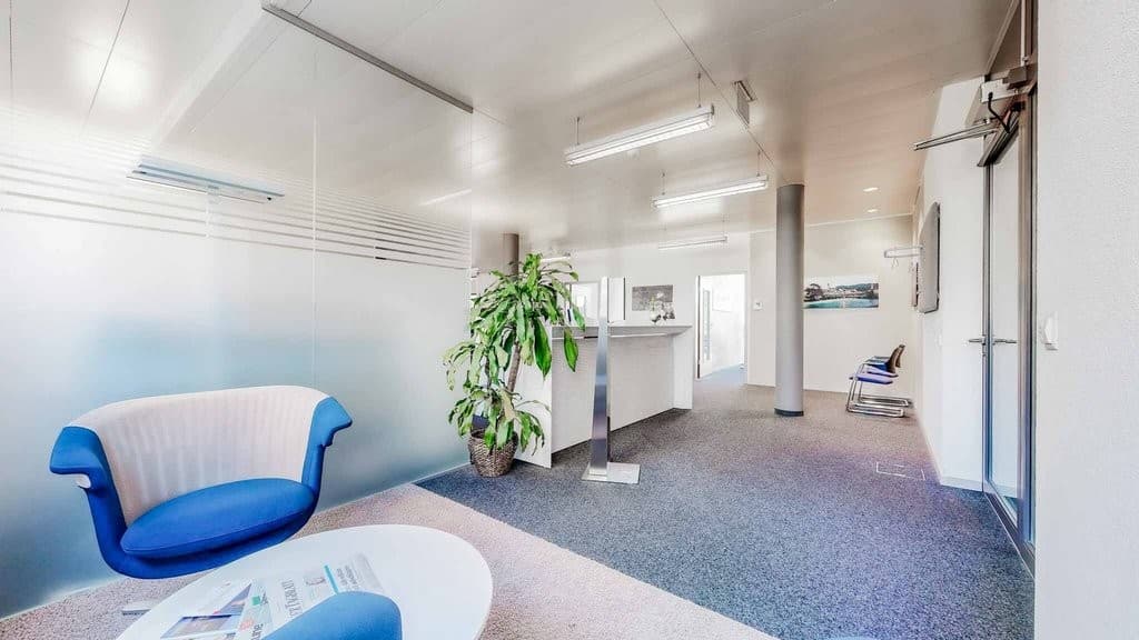 Office at Schulhausstrasse 2, 3600 Thun – Photo 2 of 12