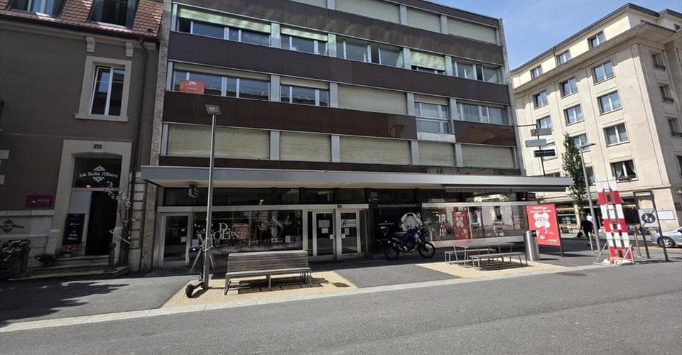 Rue Daniel-Jeanrichard 22