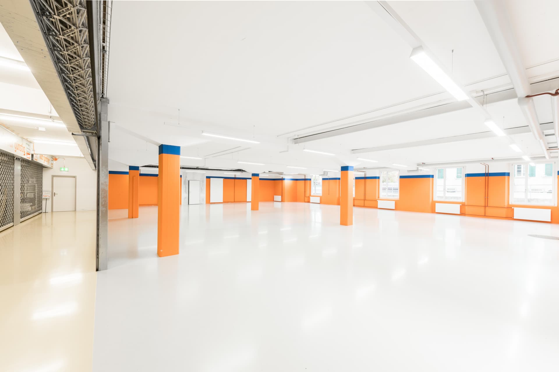Commercial Space at Zürichstrasse 17, 8607 Aathal-Seegräben – Photo 3 of 8