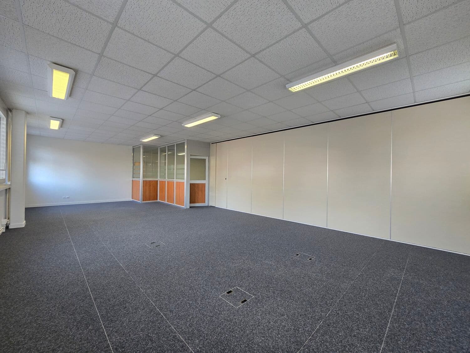 Office at Chemin de Budron E9, 1052 Le Mont-sur-Lausanne – Photo 2 of 10