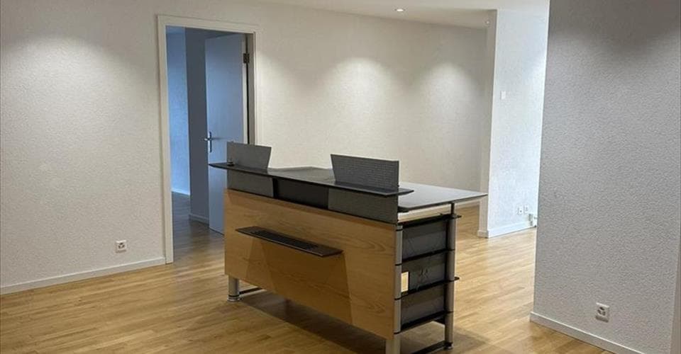 Office in 2900 Porrentruy, CHF 2'600 per month – Photo 2 of 11