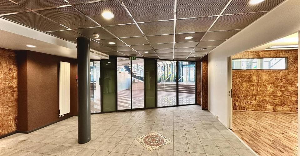 Büro in 2300 La Chaux-de-Fonds, 180m² – Bild 2 von 8