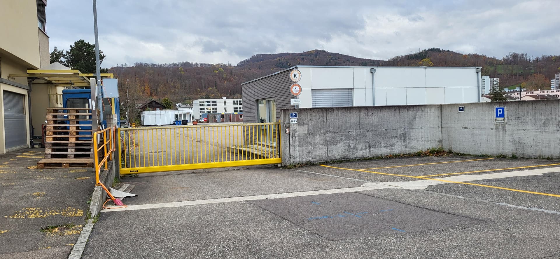 Espace commercial au Güterstrasse, 4133 Pratteln – Photo 3 sur 3