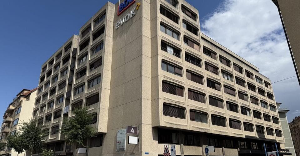 Office Route des Arsenaux 9