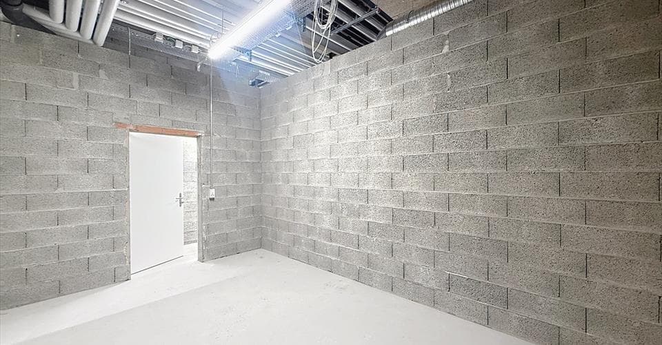 Rue des Frères Lumière 1