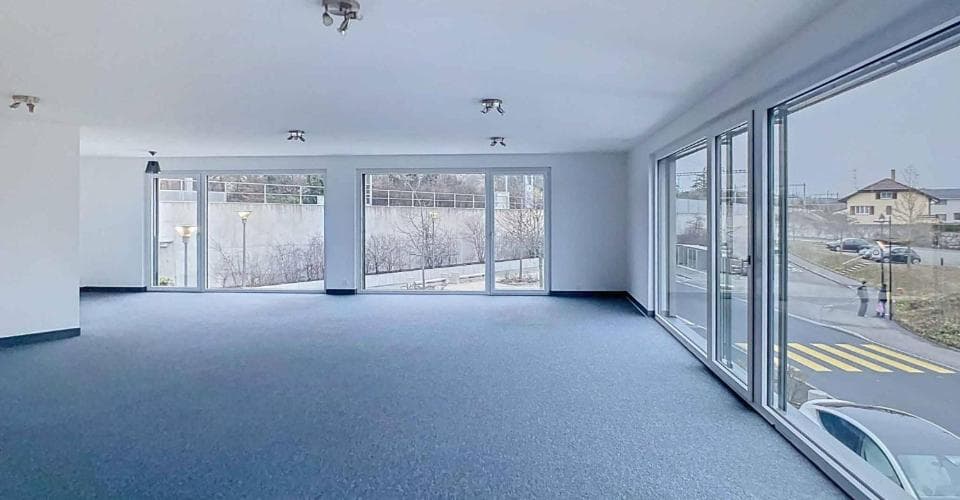 Office in 1295 Mies, 63m² – Photo 3 of 7