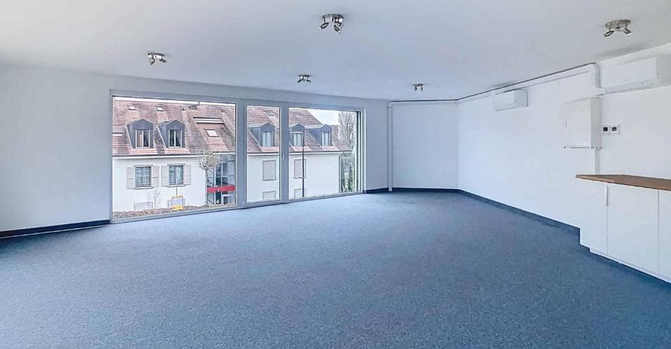 Office in 1295 Mies, 63m² – Photo 4 of 7