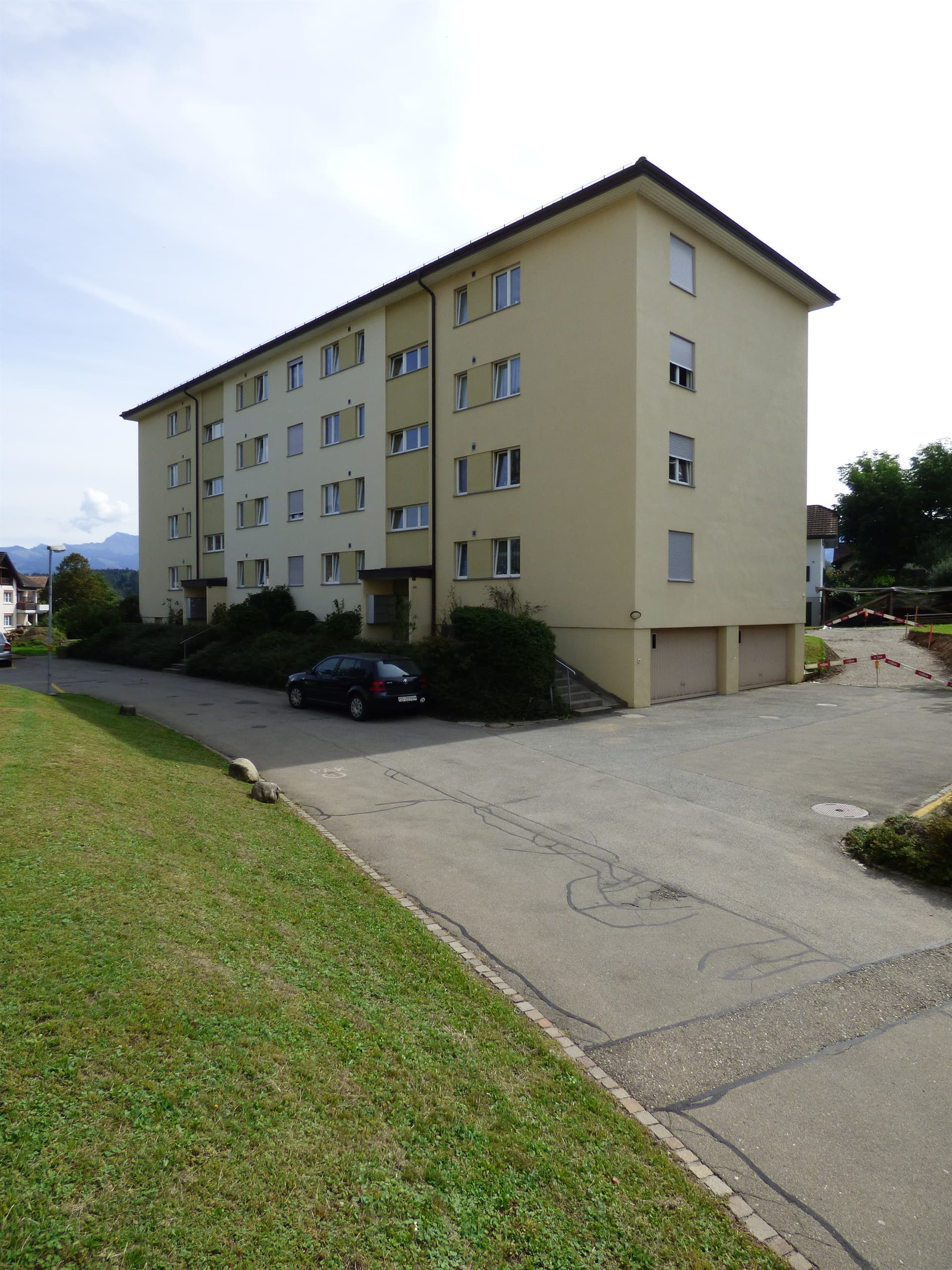 Hobby room at Steinhauerweg 10, 8733 Eschenbach SG – Photo 2 of 2