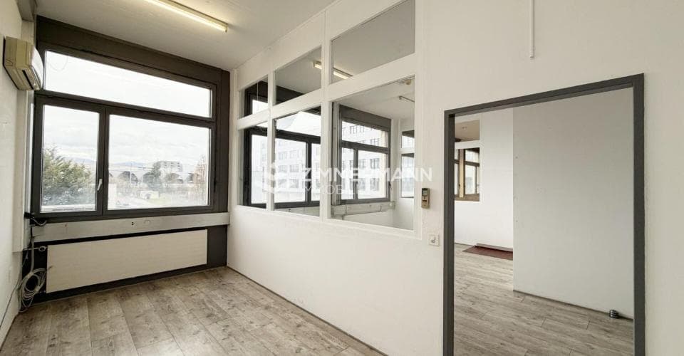 Bureau au Rue du Pré-Bouvier, 1242 Satigny – Photo 3 sur 7
