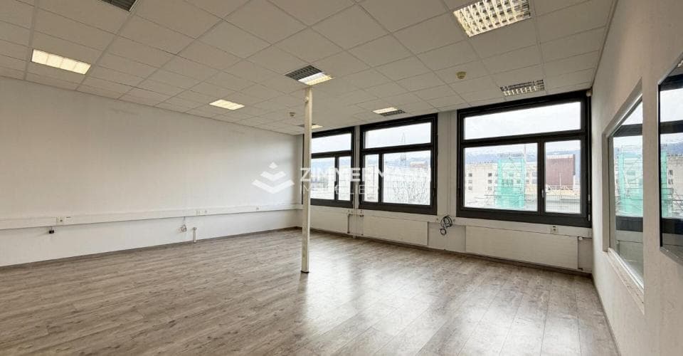 Bureau au Rue du Pré-Bouvier, 1242 Satigny – Photo 4 sur 7