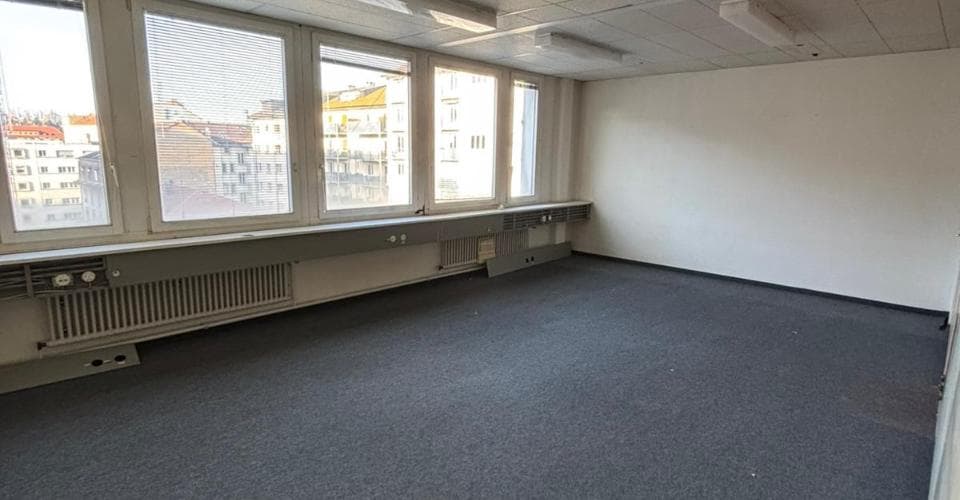 Office at Rue Jacques-Gachoud 3, 1700 Fribourg – Photo 3 of 5