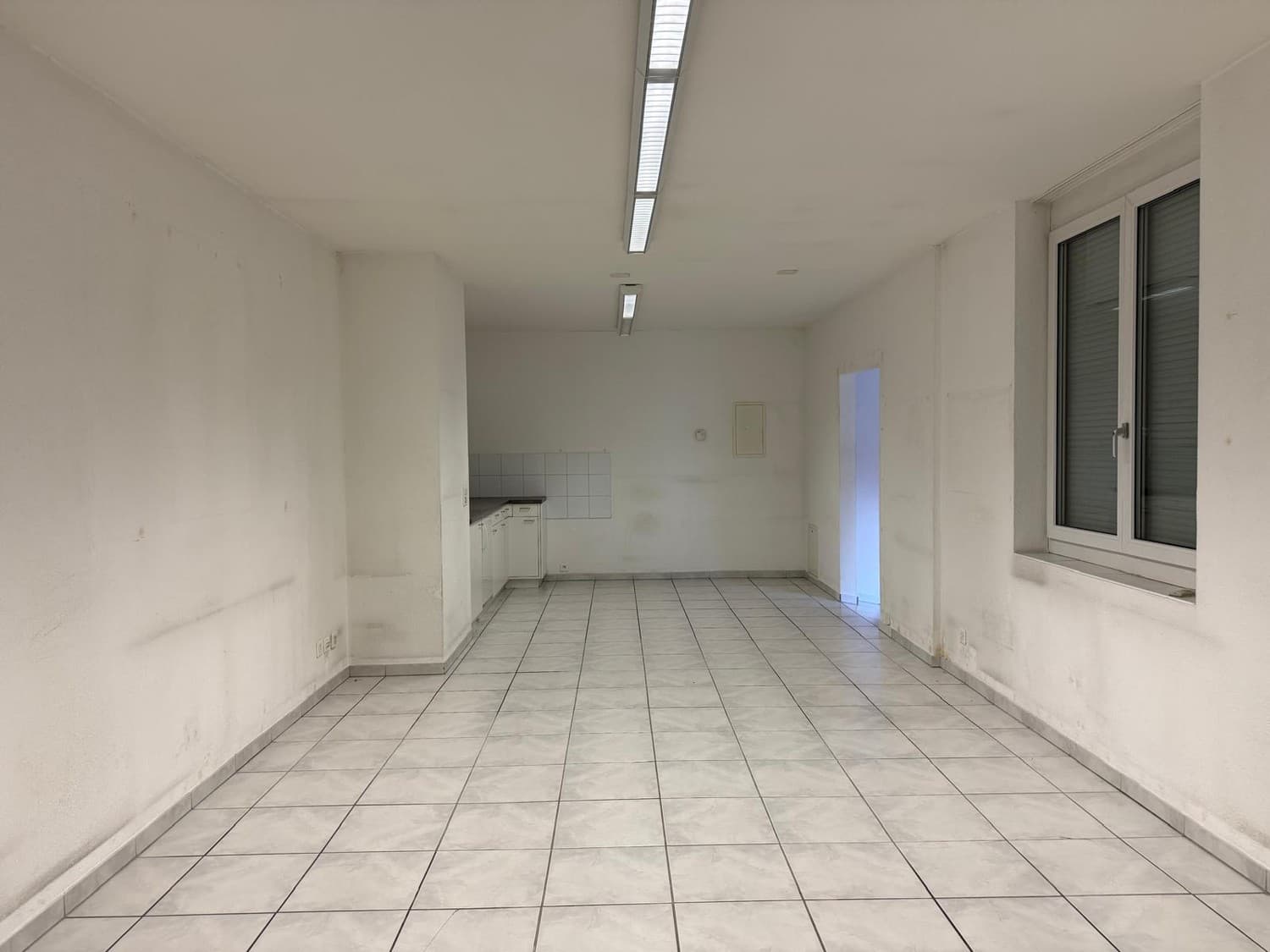 Gewerbe an Manessestrasse, 8045 Zürich – Bild 2 von 13