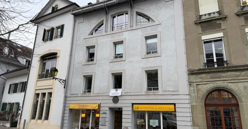 Büro an Place du Château, 1260 Nyon – Bild 1 von 17