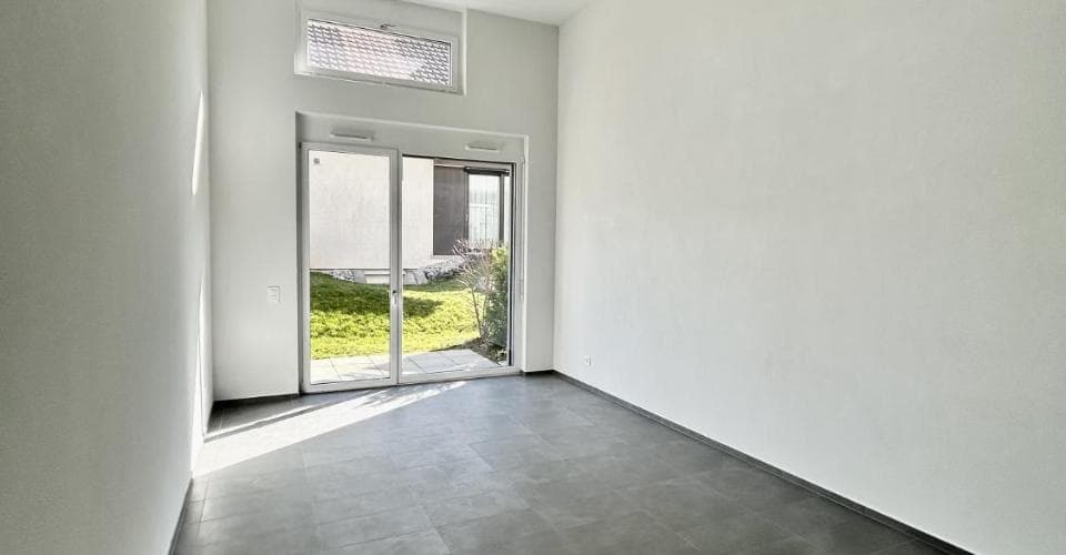Commercial Space at Route de la Gare 10B, 1131 Tolochenaz – Photo 2 of 12