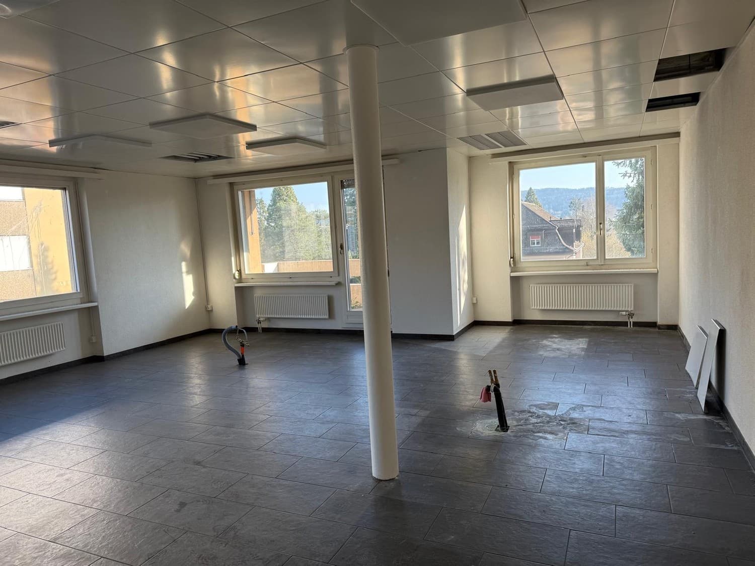 Büro an Weiningerstrasse 48, 8103 Unterengstringen – Bild 2 von 2