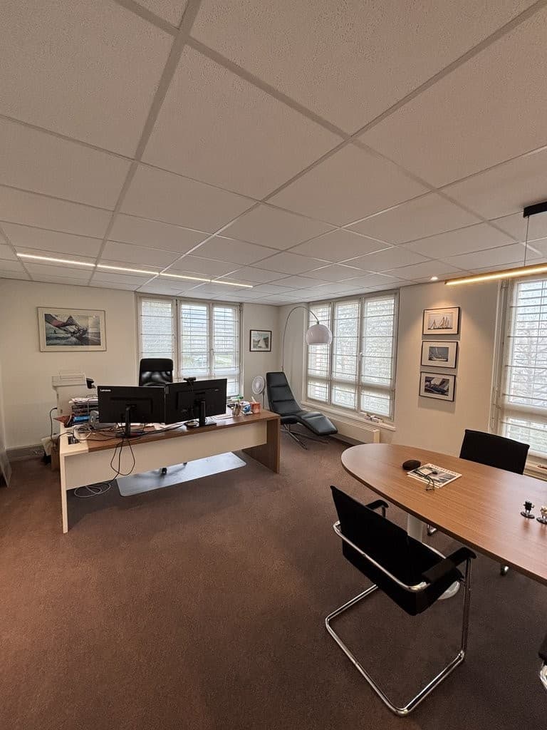 Büro an Les Fontaines L (Fontaine 2), 1260 Nyon – Bild 2 von 12
