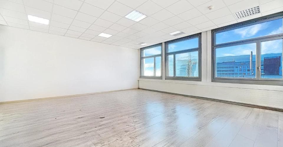 Bureau à 1242 Satigny, CHF 2'900 par mois – Photo 3 sur 13