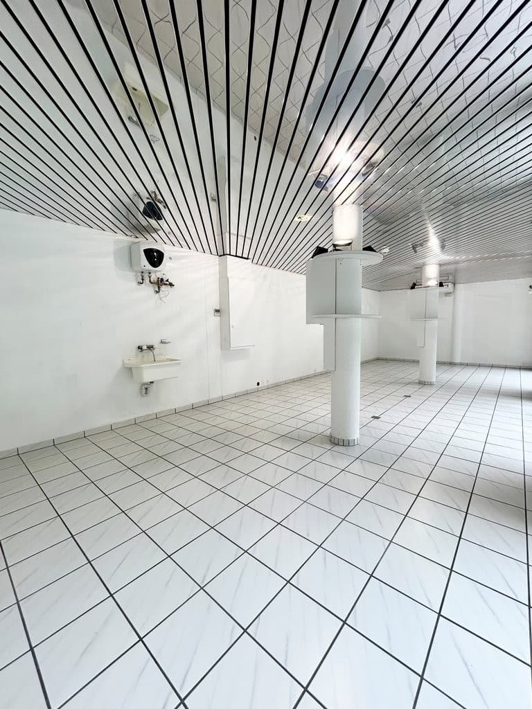 Espace de vente au Avenue du Rothorn 9A, 3960 Sierre – Photo 4 sur 5