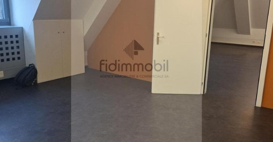 Büro an Av. Léopold-Robert 42-44, 2300 La Chaux-de-Fonds – Bild 5 von 9
