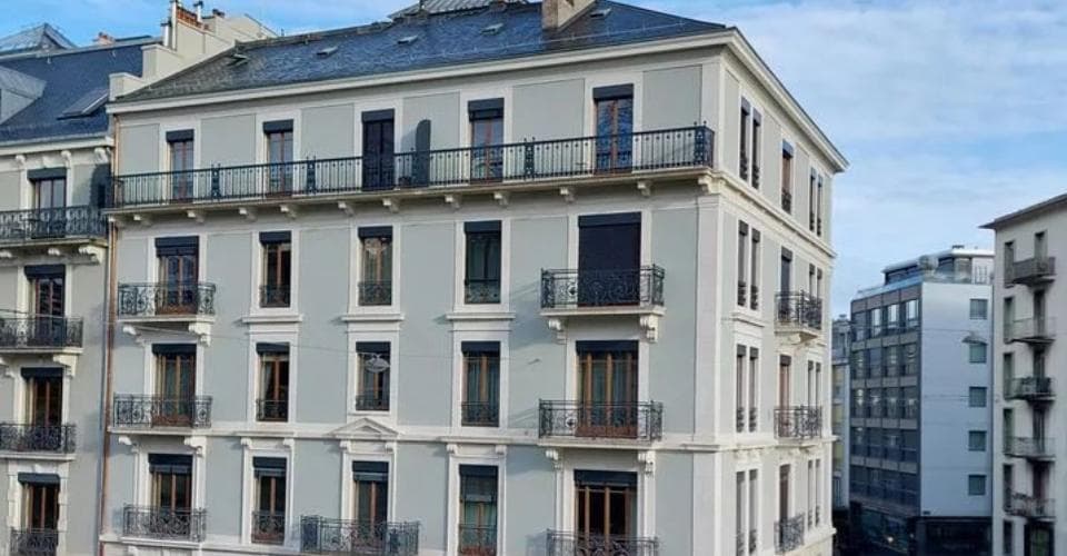 Rue Ferdinand-Hodler 11